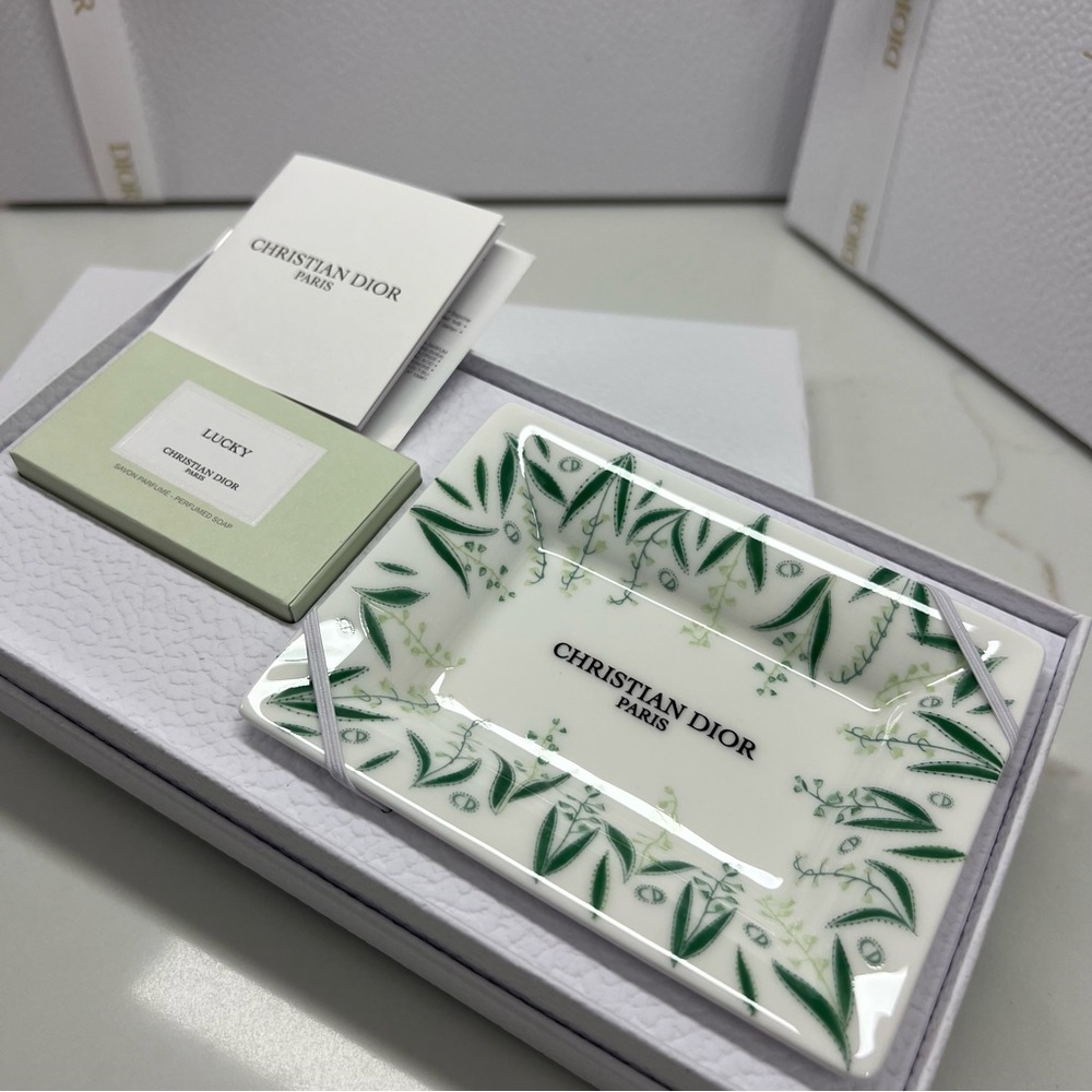 Dior Gift Set - Picture 2 of 4